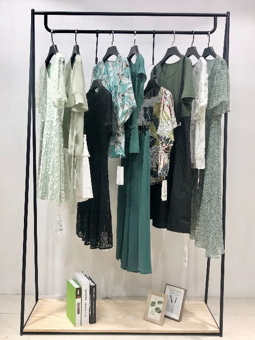 【品牌折扣女裝自在隨性特價(jià)連衣裙尾貨批發(fā)淘寶女裝代銷(xiāo)】-